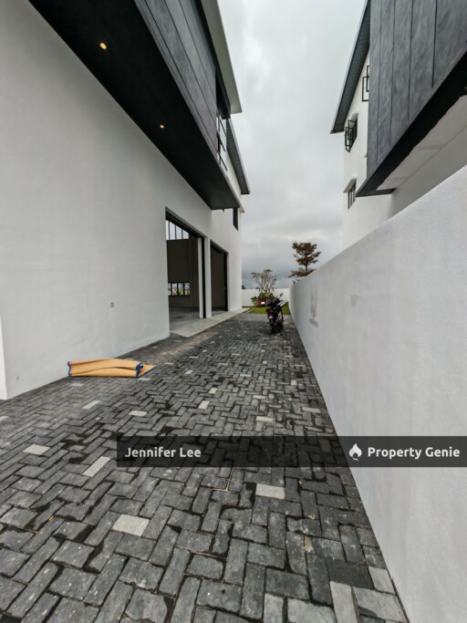 ESG Factory 2ty/3sty Semi D for Sale, Gated Industrial Park in Menglembu Impiana Adril, Ipoh