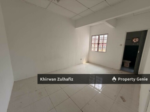 Jalan Semarak Bandar Utama Batang Kali Semi D 2-Storey For Sale