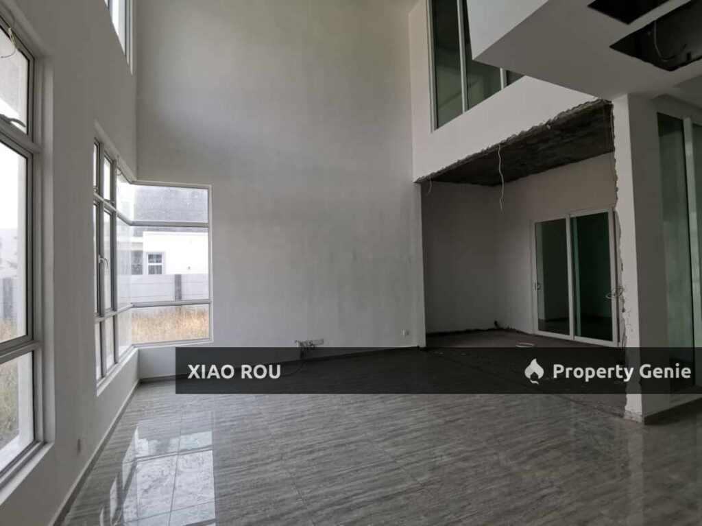 Triple Storey Bungalow Taman Kebang Utama For Sale