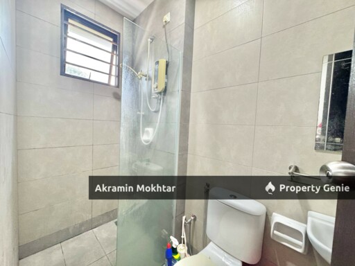 Freehold & Renovated | 2.5 Storey Terrace Intermediate TTDI Grove Phase 10, Kajang