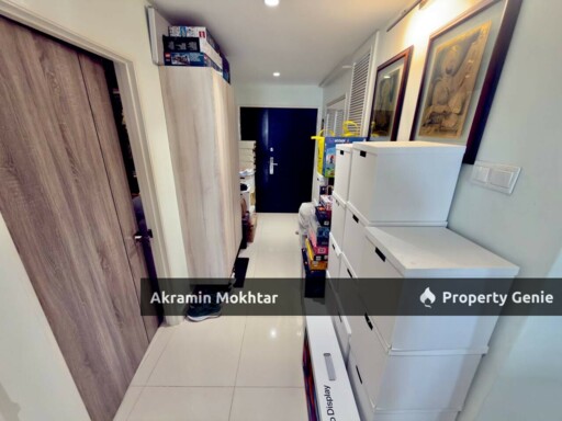 Freehold, Fully Renovated, Partially Furnished & 1 Parking | Robson Condominium Seputeh Kuala Lumpur .