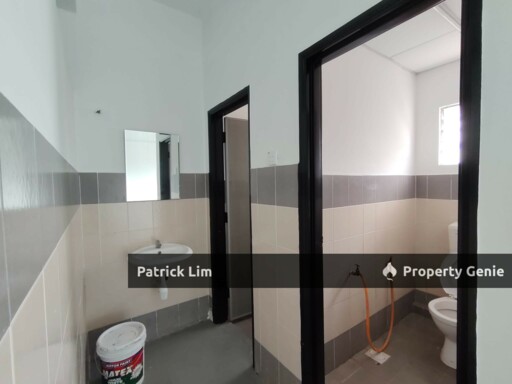 Kota Laksamana 1st Floor Shoplot - Hot Commercial Space For Rent