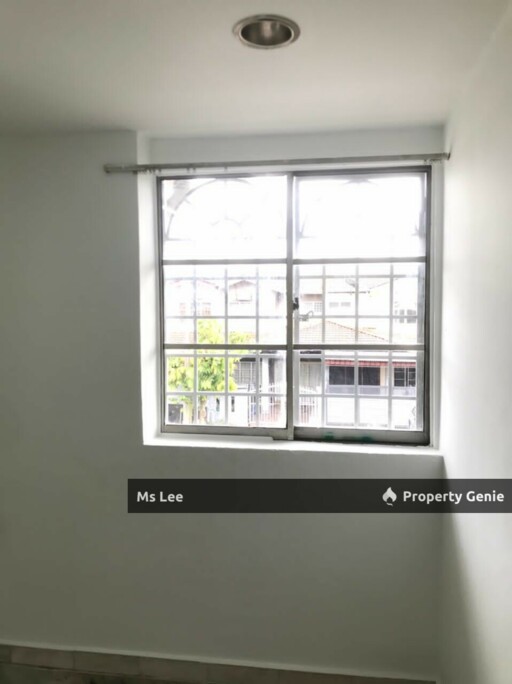 End Lot 2 Storey Town House (1St Floor unit)-Taman Sri Sentosa @ Klang-Ready 31/10