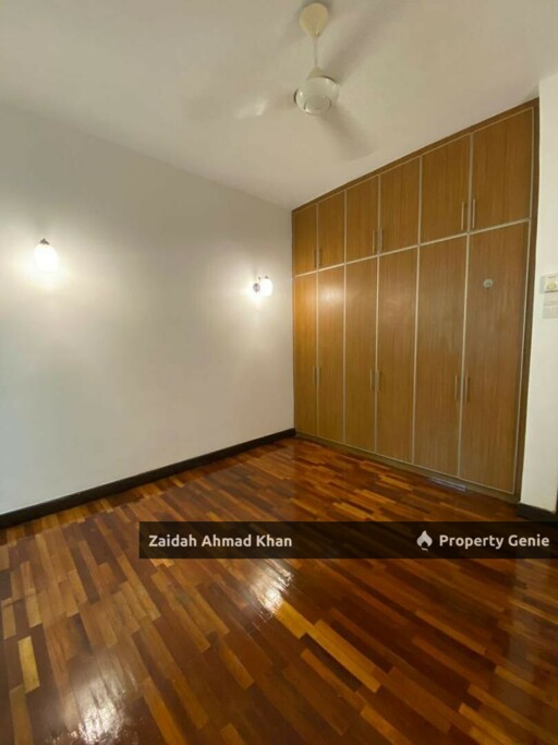 Big Unit Low Level Puteri Palma IOI Putrajaya For Sale View Facing Mall