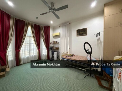 Freehold & Renovated | Setingkat Setengah Bungalow Jalan Tasik Biru Sungai Buloh