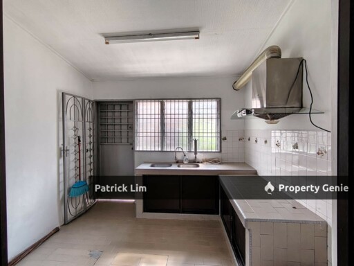 Taman Melaka Baru Single Storey (Newly Renovated)(For Rent)