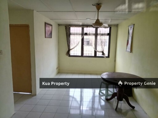MJC 3rd Floor Apartment FOR Sale