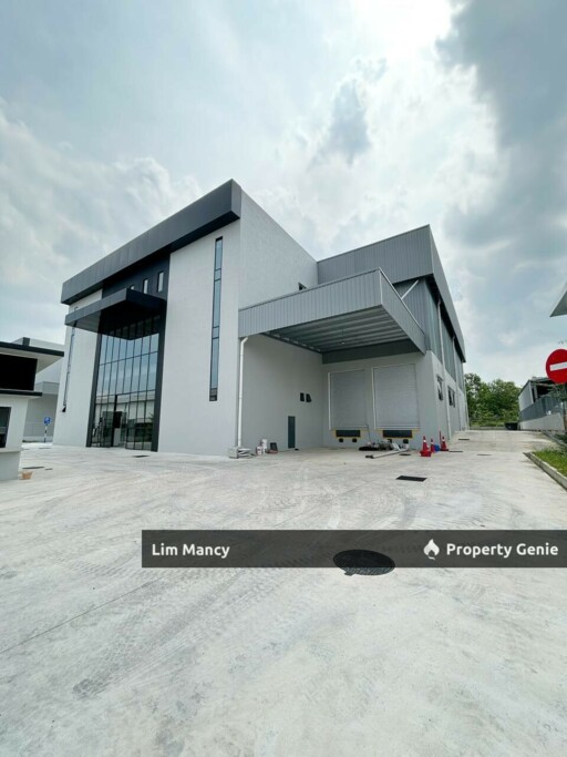 Impian Emas Single Detached Factory with Mezzanine Floor