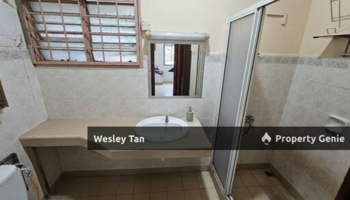 Single Storey SemiD Ayer Keroh Fully Extended 5rooms Extra Garden Area
