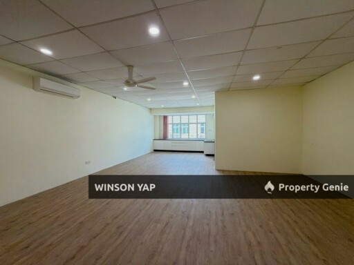 3 Storey Shop Office Top Floor Taman Molek JB Partial Furnished
