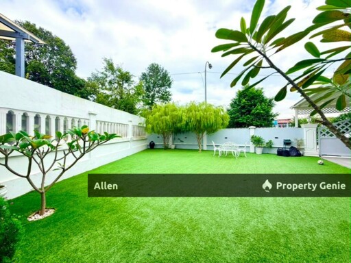 Rare Corner Lot Double-Storey Terrace House @ Mutiara Rini Mutiara Rini 双层排楼稀有角头间