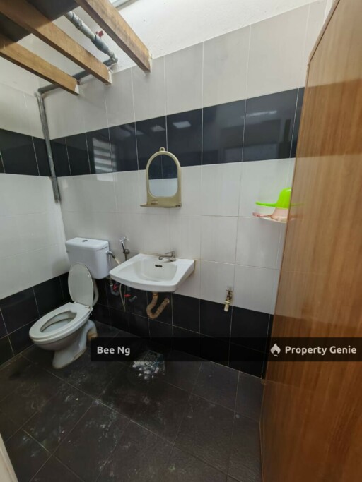 Pulai Utama / Low Cost Flat / Tingkat Pertama / Fully Renovate / Super Value