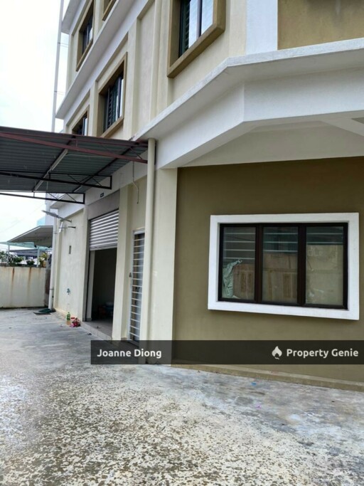 Kampung Chempaka Ground Floor Warehouse Office