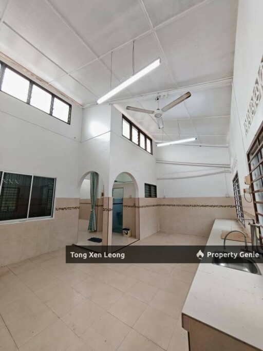 1 Storey For Sale @ Bukit Beruang !! Facing Padang Unit Below Value !!