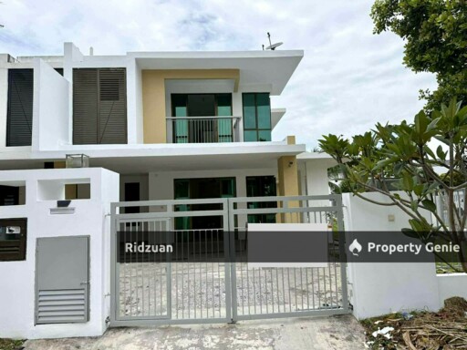 Dato onn - 2 Storey Terrace House Corner Lot