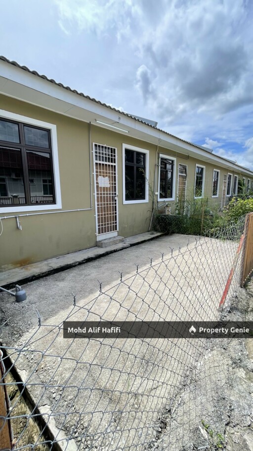 Teres setingkat taman sri pulai jelawat bachok