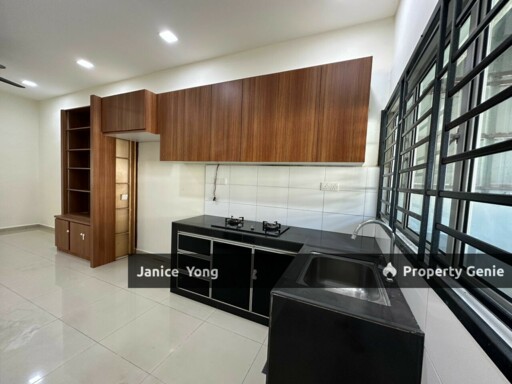 Taman Perling Jalan Camar 8