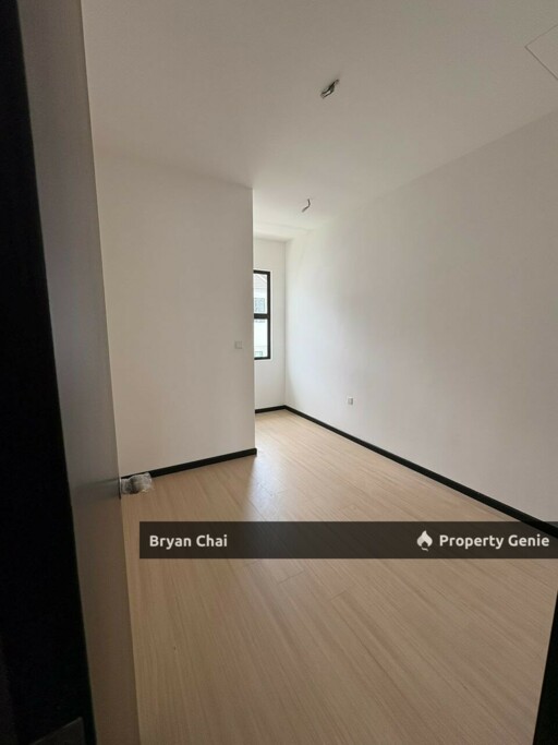 Bandar Tiram Brand New Unit For Rent