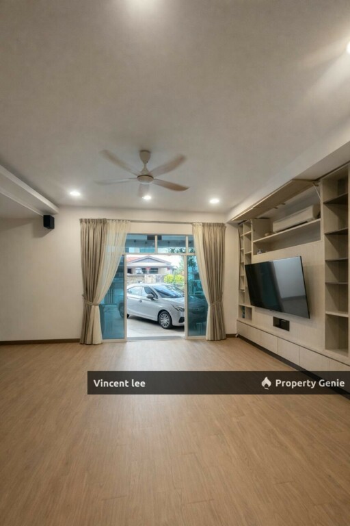 Taman Bukit Serdang , Serdang, Seri Kembangan, 2 Storey Semi-D, Freehold, Renovated Condition