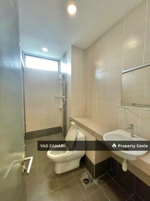 Taman Tasik Prima, Puchong | Townhouse 5 Bedrooms | RM890K - Fully Furnished, Roof Deck Facing Lake View & Spacious Built Up