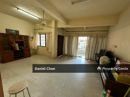 Simee Taman Wah Keong Double Storey House Partially Furnished For Rent