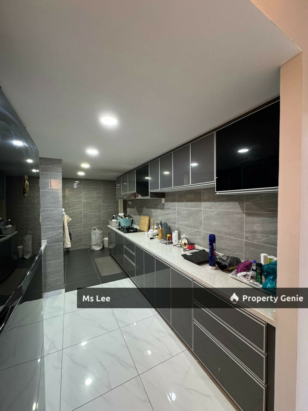 Venice Hill Condo @ Taman Puteri, Batu 9, Cheras-Fully Renovated Corner Unit