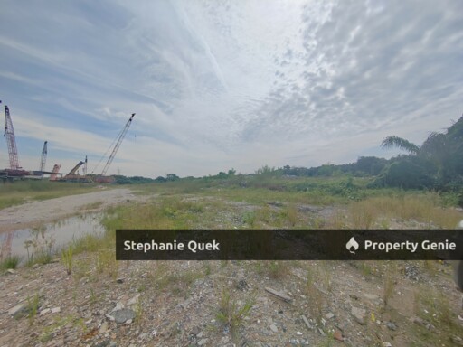 2.25 Acre Industrial Converted Land For Rent @ Kota Kemuning Facing Main Road Come With Basic Water & Power Supply