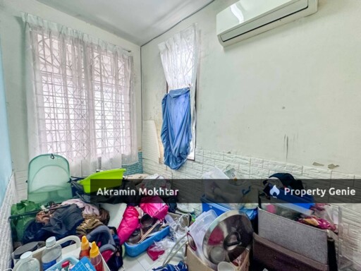 End Lot & Renovated | 2 Storey Terrace Taman Mawar 2, Bandar Baru Salak Tinggi.