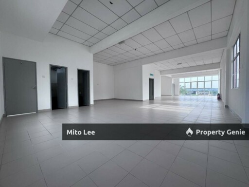 PRIME END LOT SHOP FOR RENT!