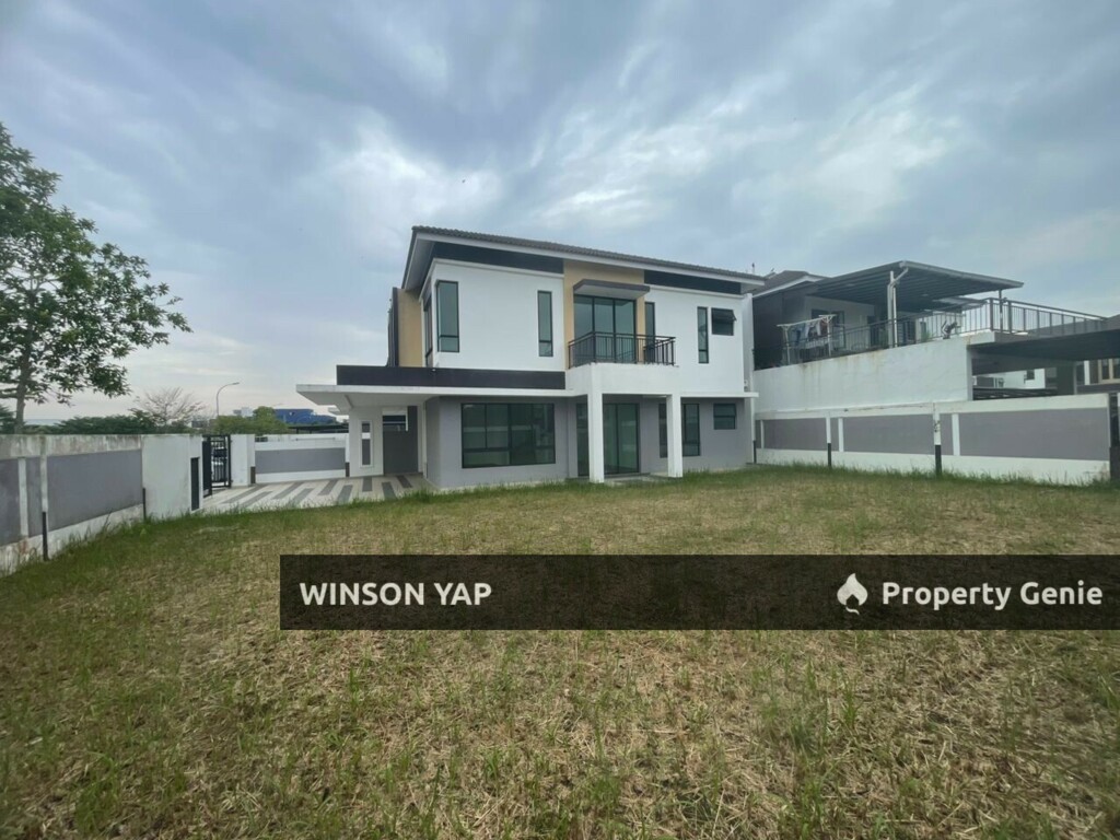2 Storey Cluster House Corner Lot Taman Austin Duda JB Brand New Unblock