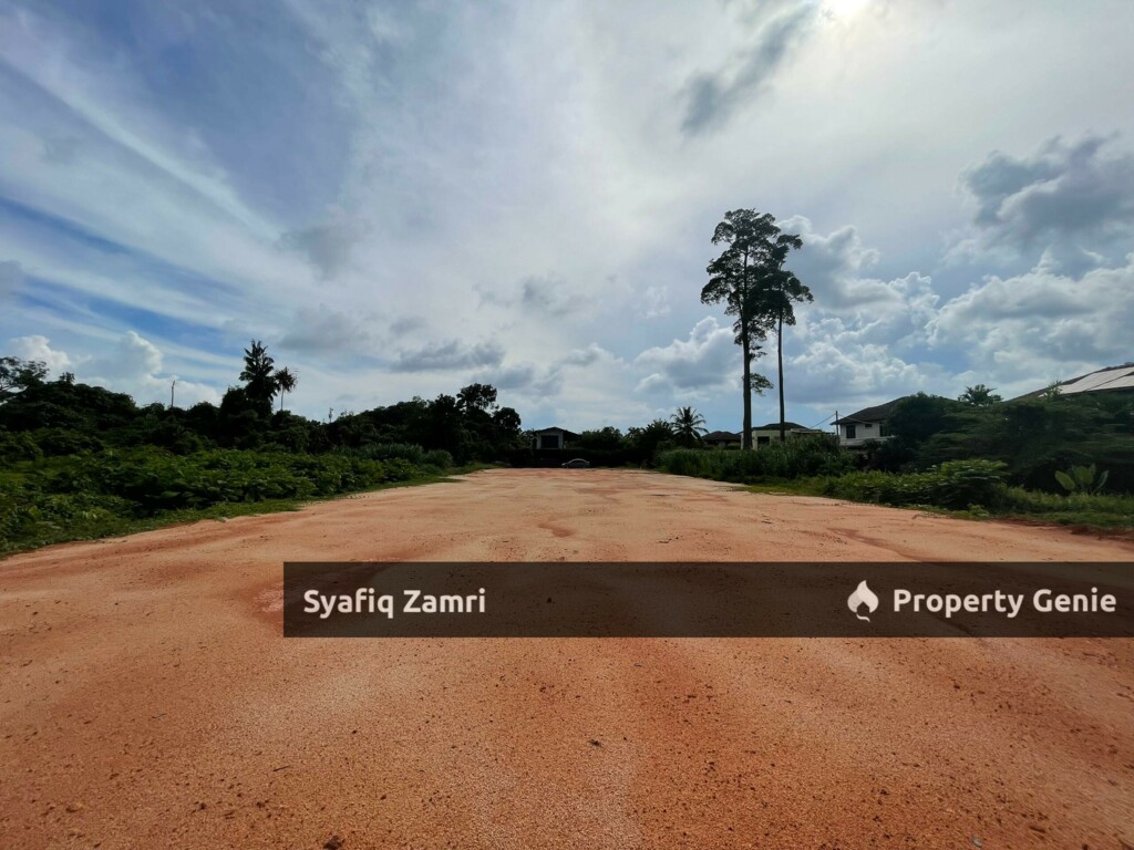 Tanah Lot Bangunan Tok Sira Kuantan (Hakmilik Kekal)