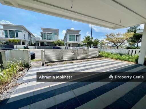 FREEHOLD & NEW | Bungalow 2 Storey Frangipani Villas, Kota Seriemas, Nilai.