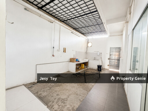 (Ground Floor) Taman Daya Shop For Rent