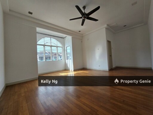 Double Sty Renovated House At Bandar Puteri Klang For Rent