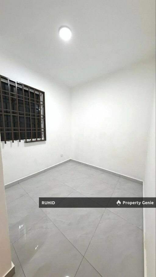 Fully Renovated Low Cost Flat at Bandar Seri Alam, Masai | 3 Beds 2 Baths | Freehold