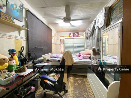 Fully Renovated | Double Storey Semi- D  Jalan Siakap Seksyen 17 Shah Alam .
