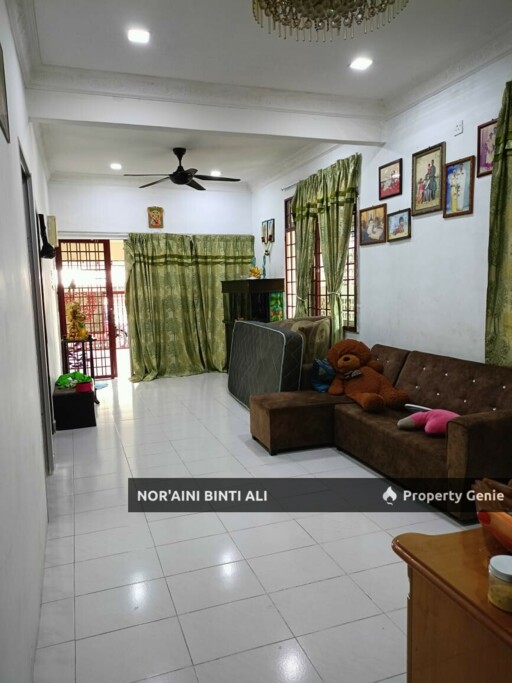 Teres Setingkat Taman Bukit Setongkol Kuantan