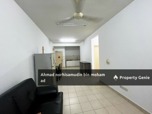 Partially Furnished Akasia Apartment at Setia Alam for RENT
