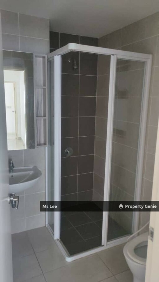 Lakeville Residence with KLCC & KL Tower View - Sale Below Bank Value Rm90k