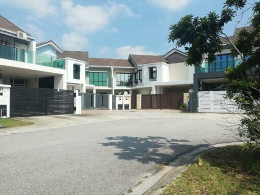 Clover Park, Denai Alam