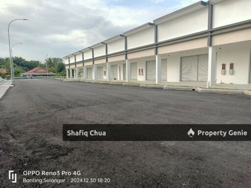 Freehold Brand New l Setingkat Kedai Di Pusat Komersial Olak Lempit, Banting