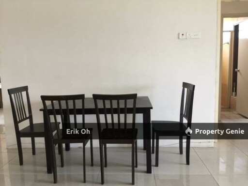 East Lake Residence Seri Kembangan  For Sale Corner Unit 1093sqft