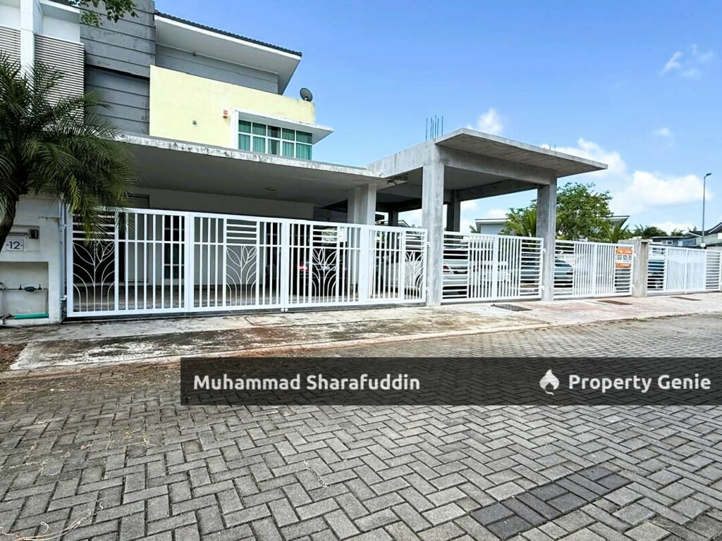 DOUBLE STOREY SEMI D CORNERLOT LAKEFRONT PRECINT 4 KOTASAS KUANTAN