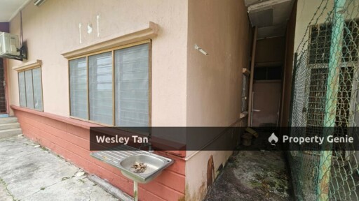 Single Storey SemiD Ayer Keroh Fully Extended 5rooms Extra Garden Area