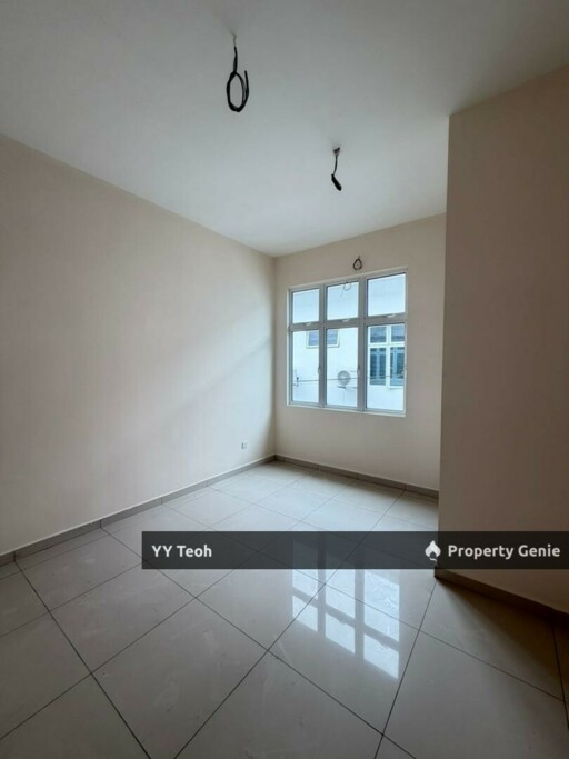 CORNER Bukit Katil Merak Mas Triple Storey Terrace