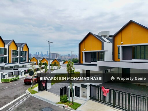 CORNER LOT (TYPE A4) KLCC VIEW 3 STOREY SUPERLINK HOUSE EAST 57, RESIDENSI LAMAN TIMUR DESA MELAWATI, KL