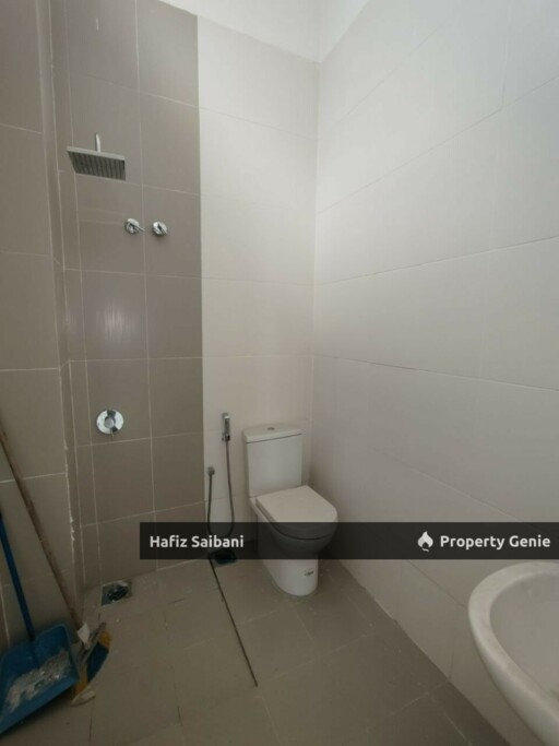 End Lot Double Storey Terrace D' Kayangan Sekyen 13 Shah Alam