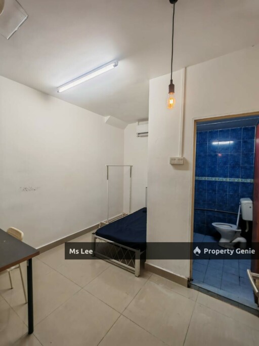 Room 106 RM 650 @ 2 Storey Shop Hotel,Chow Kit -near LRT/HKL/IJN -Ready Now
