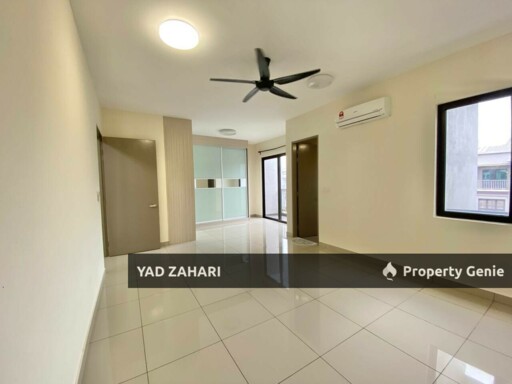 The Strata, Bangi | Townhouse 3 Bedrooms | RM550K - Brand New Unit and Semi Furnished