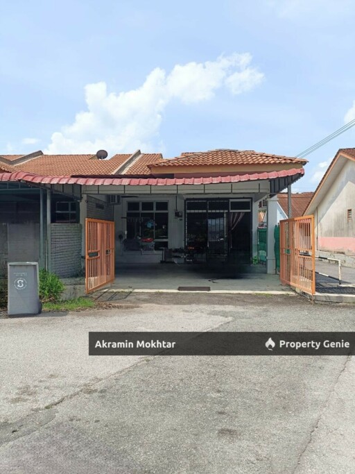 END LOT, EXTENDED & BELOW VALUE | Rumah Teres Setingkat Taman Krubong Indah, Melaka.